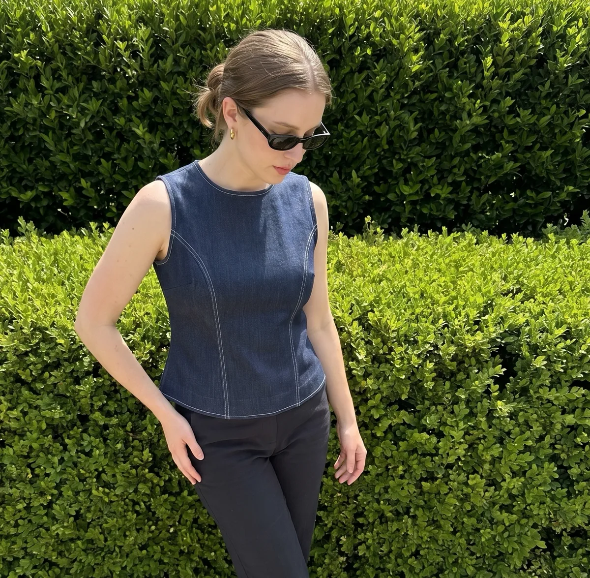 Sleeveless Blouse view 4